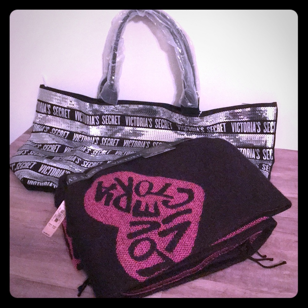 NWT Victoria’s Secret Sequin Tote/Heart Throw